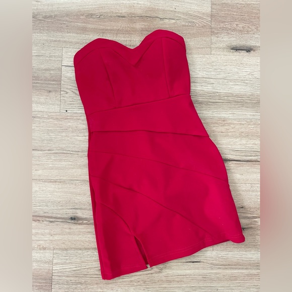 Red dress (comes with strap attachments) - Picture 3 of 3